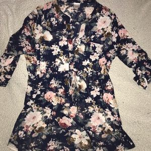 🌸🌺 Blue Floral Maternity Sheer Top- XLarge